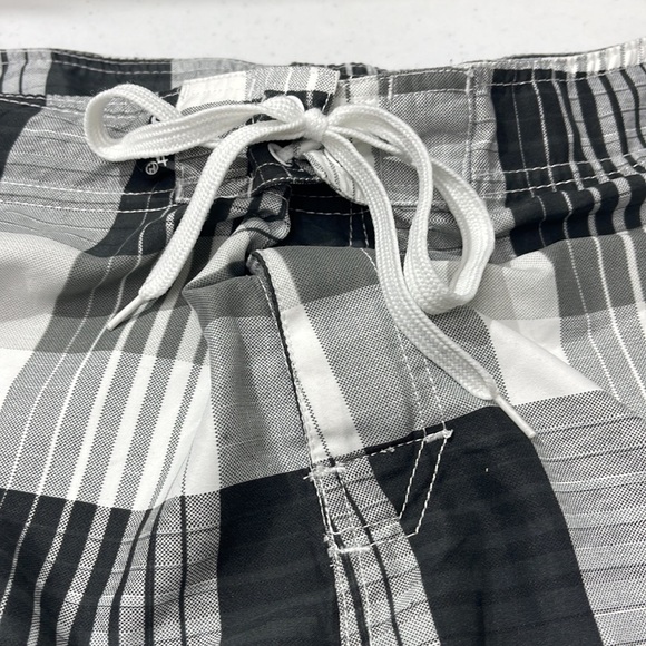 Current board shorts 38 - Picture 4 of 6